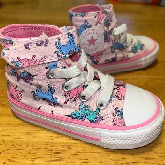 Converse Chuck Taylor toddler size 5 high top. Gently worn. Great condition. - Picture 2 of 4